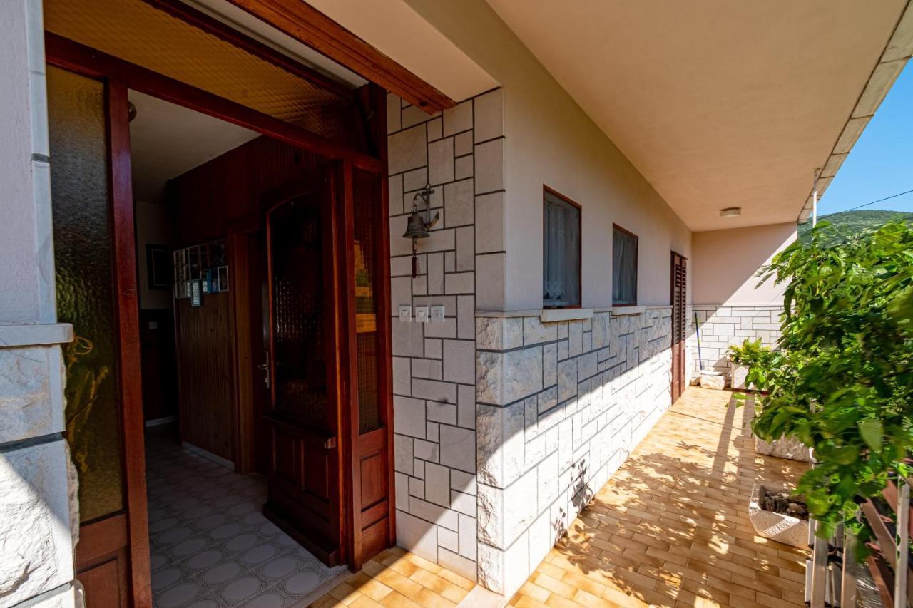 Apartments Mak Račišće Exteriér fotografie